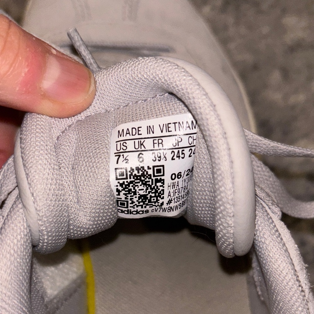 Adidas Light Gray Gazelles - Picture 6 of 6